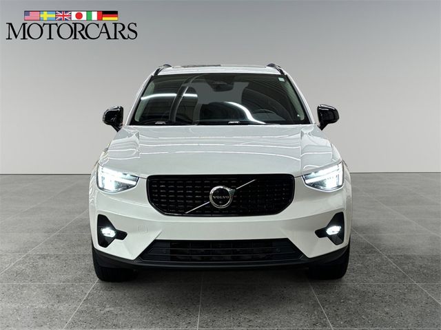 2023 Volvo XC40 Plus Dark Theme