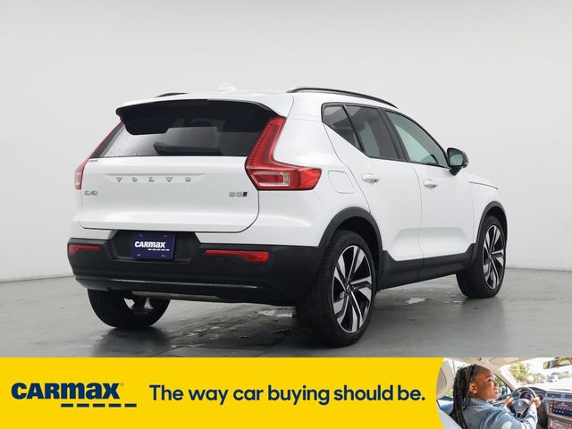 2023 Volvo XC40 Plus Dark Theme