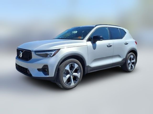 2023 Volvo XC40 Plus Dark Theme