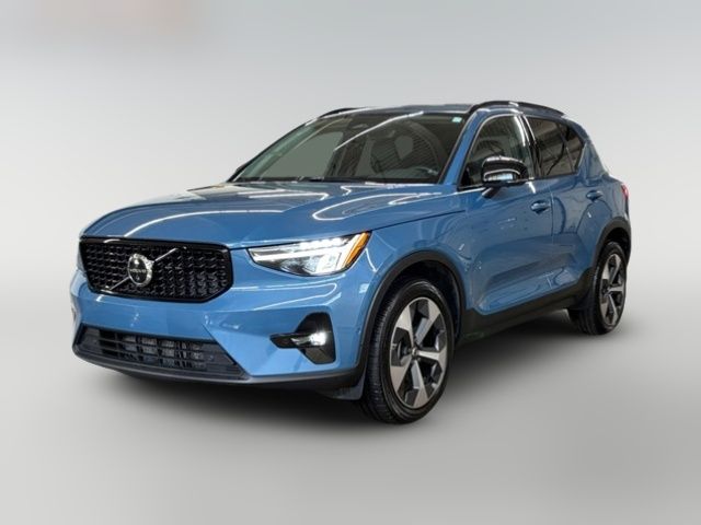 2023 Volvo XC40 Plus Dark Theme