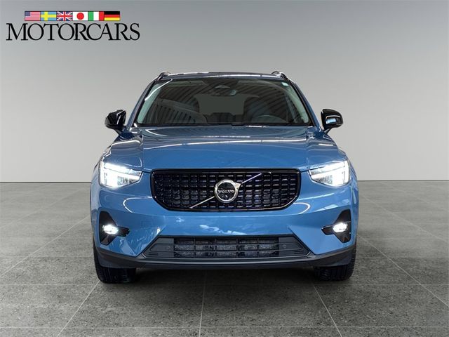 2023 Volvo XC40 Plus Dark Theme