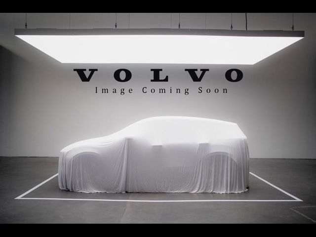 2023 Volvo XC40 Plus Dark Theme