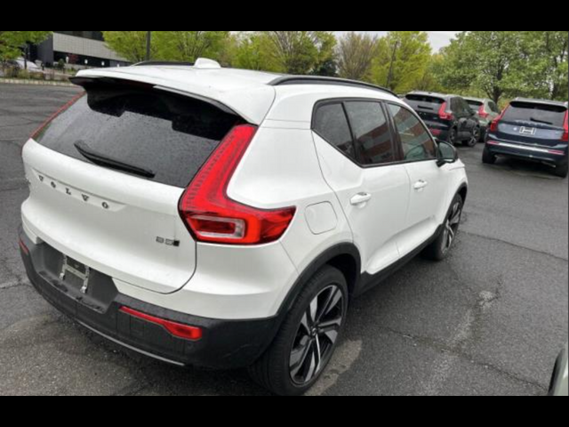2023 Volvo XC40 Plus Dark Theme