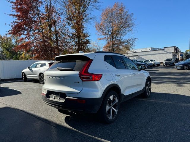 2023 Volvo XC40 Plus Dark Theme