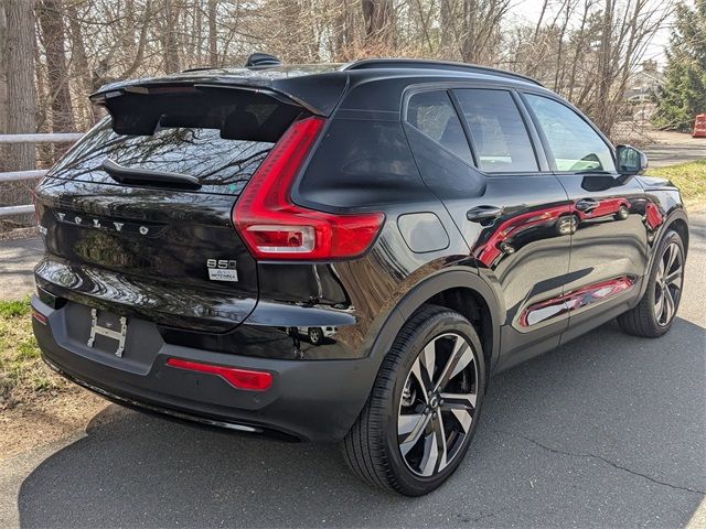 2023 Volvo XC40 Plus Dark Theme