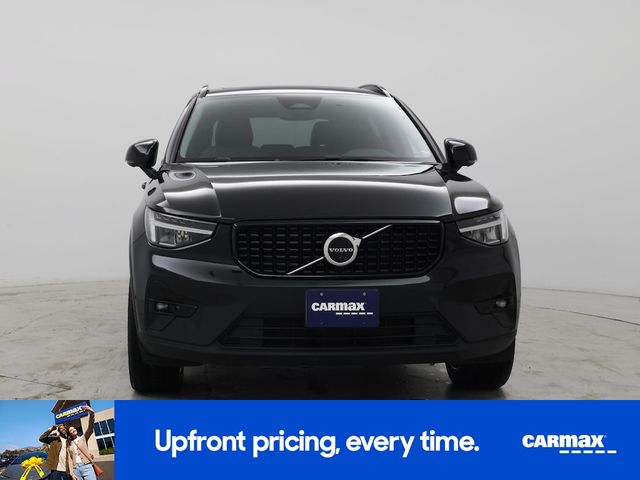 2023 Volvo XC40 Plus Dark Theme