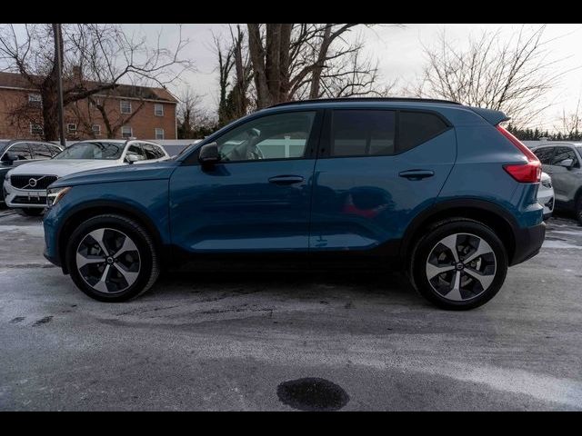 2023 Volvo XC40 Plus Dark Theme