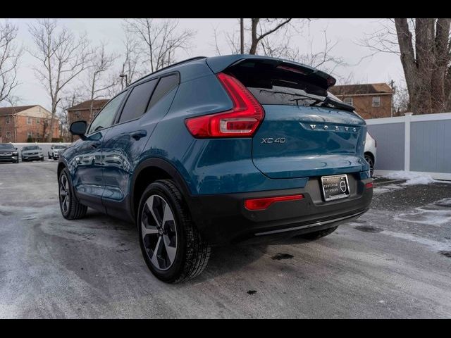 2023 Volvo XC40 Plus Dark Theme