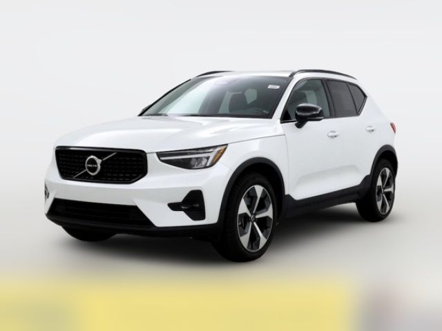 2023 Volvo XC40 Plus Dark Theme