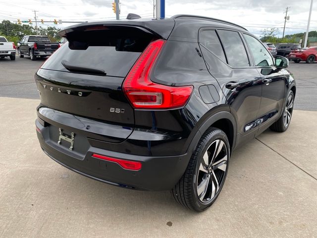 2023 Volvo XC40 Plus Dark Theme