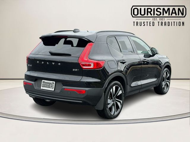 2023 Volvo XC40 Plus Dark Theme