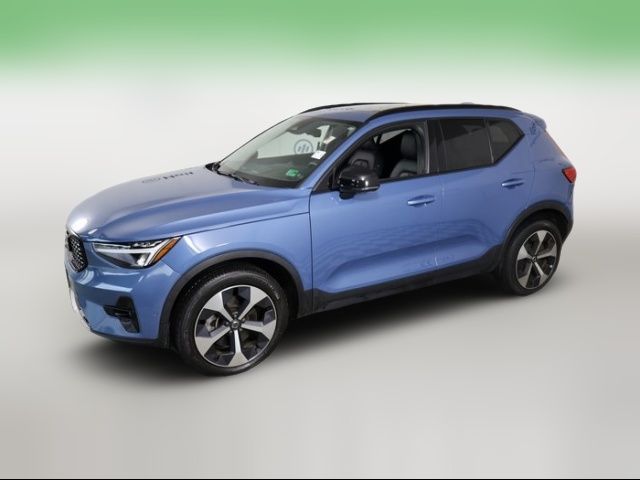 2023 Volvo XC40 Plus Dark Theme