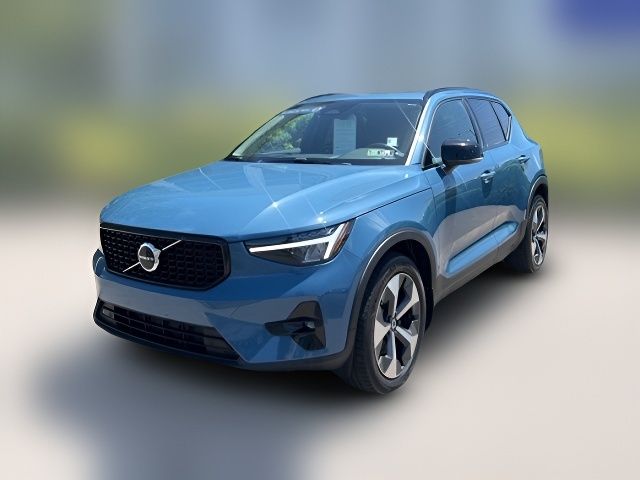 2023 Volvo XC40 Plus Dark Theme