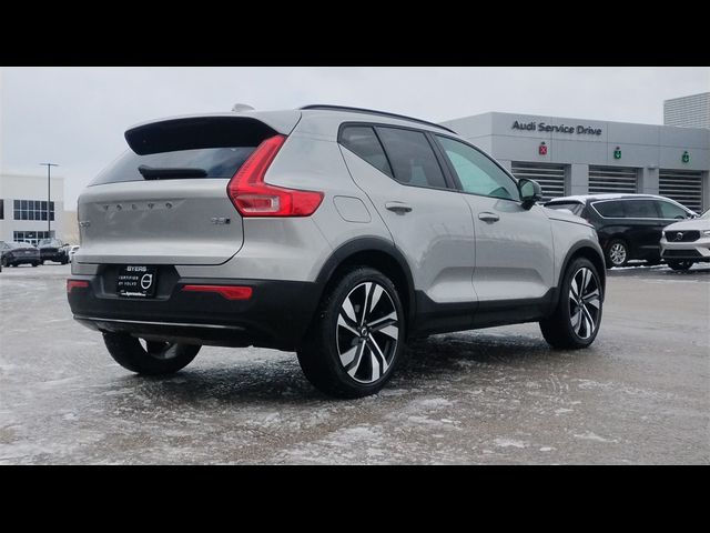 2023 Volvo XC40 Plus Dark Theme