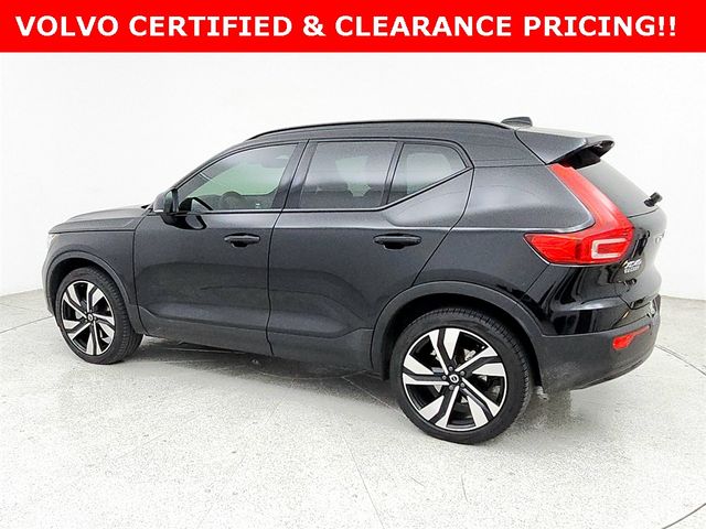 2023 Volvo XC40 Plus Dark Theme