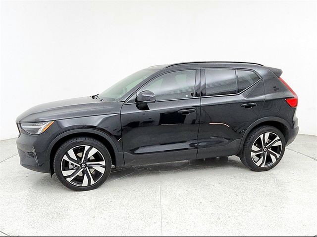 2023 Volvo XC40 Plus Dark Theme