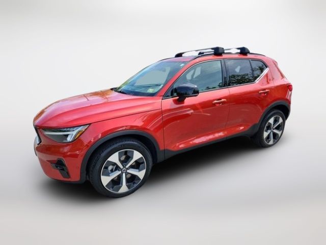 2023 Volvo XC40 Plus Dark Theme