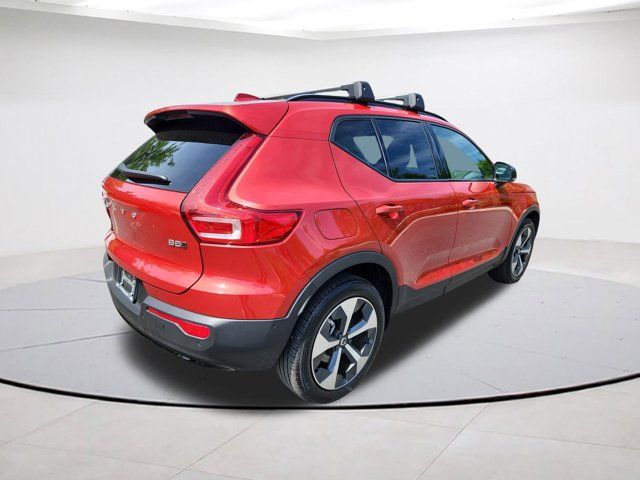 2023 Volvo XC40 Plus Dark Theme