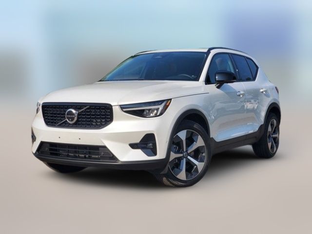 2023 Volvo XC40 Plus Dark Theme