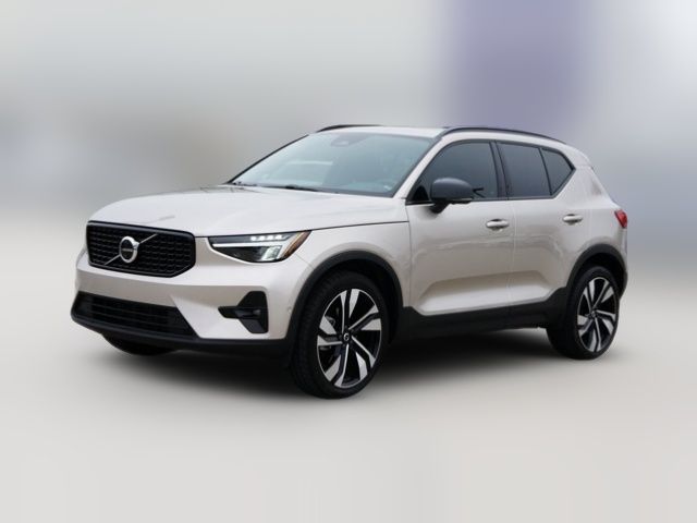 2023 Volvo XC40 Plus Dark Theme