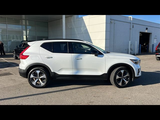 2023 Volvo XC40 Plus Dark Theme