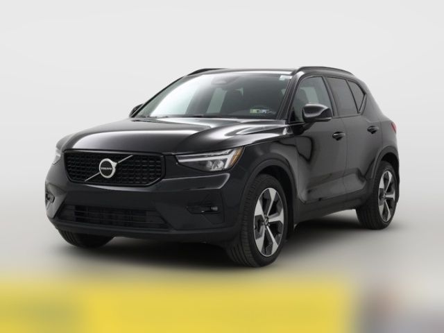 2023 Volvo XC40 Plus Dark Theme