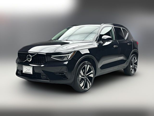 2023 Volvo XC40 Plus Dark Theme