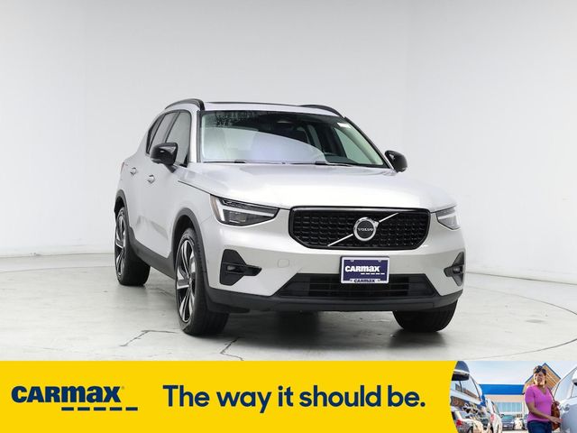 2023 Volvo XC40 Ultimate Dark Theme
