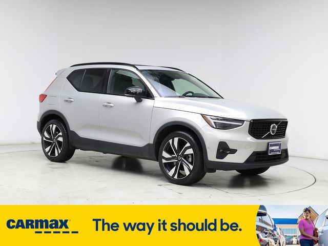 2023 Volvo XC40 Ultimate Dark Theme