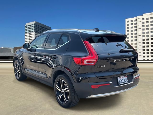 2023 Volvo XC40 Plus Bright Theme