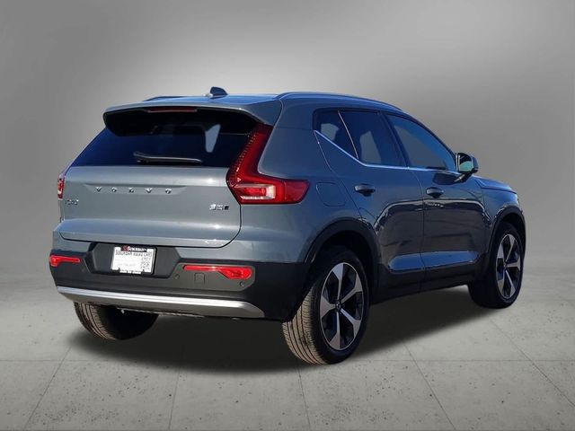 2023 Volvo XC40 Plus Bright Theme