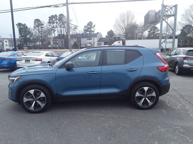 2023 Volvo XC40 Plus Dark Theme