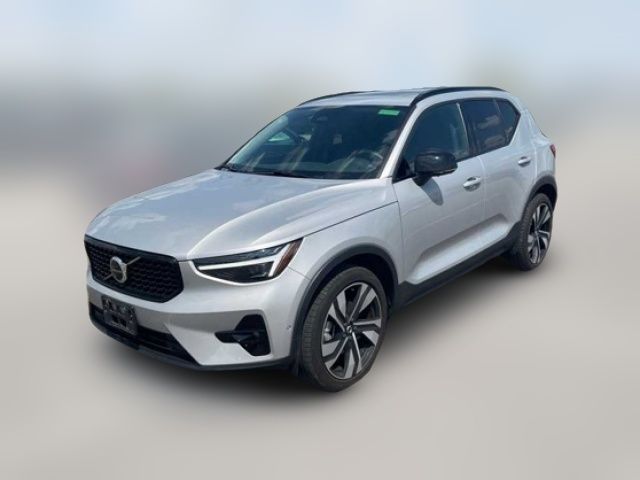 2023 Volvo XC40 Ultimate Dark Theme