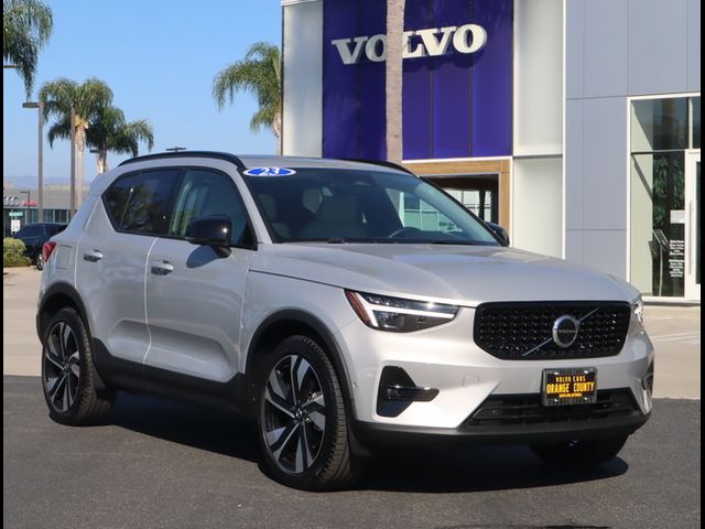 2023 Volvo XC40 Ultimate Dark Theme