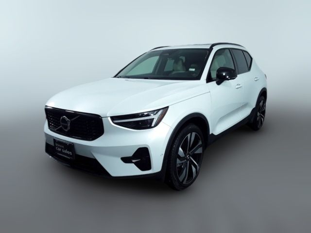 2023 Volvo XC40 Ultimate Dark Theme