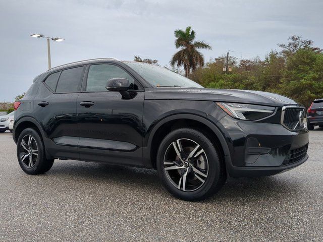 2023 Volvo XC40 Core