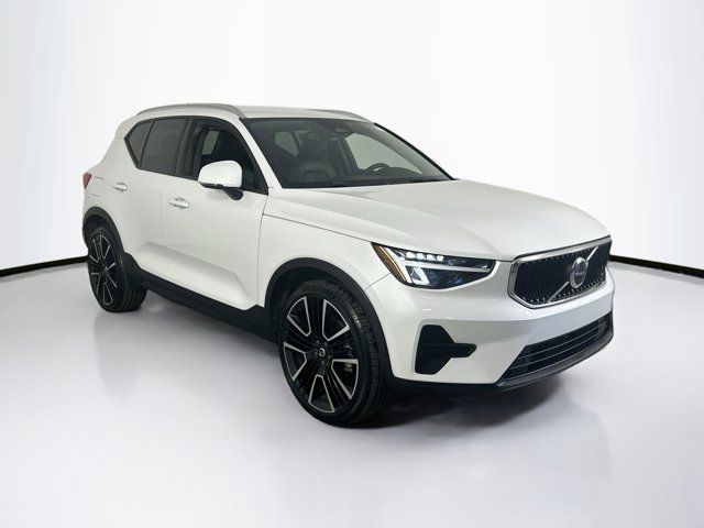 2023 Volvo XC40 Core