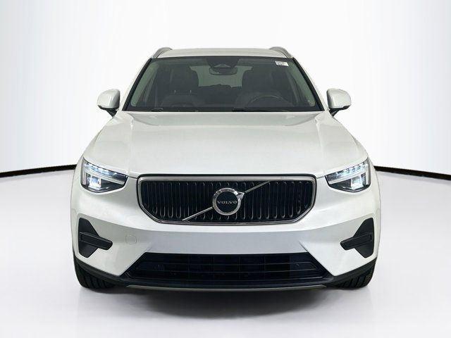 2023 Volvo XC40 Core