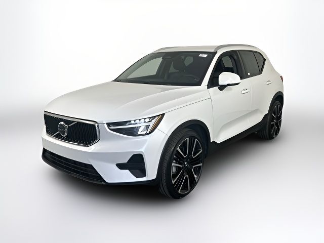 2023 Volvo XC40 Core