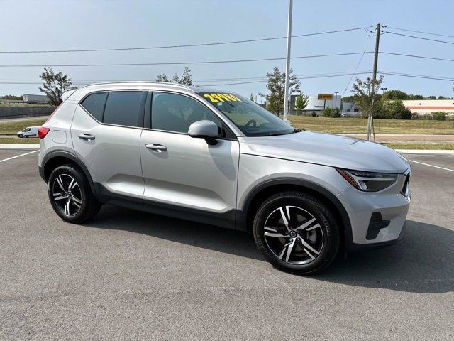 2023 Volvo XC40 Core