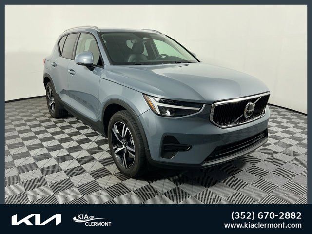 2023 Volvo XC40 Core