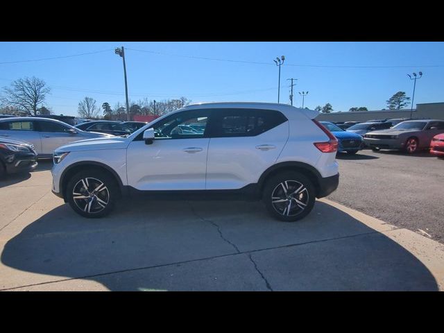 2023 Volvo XC40 Core