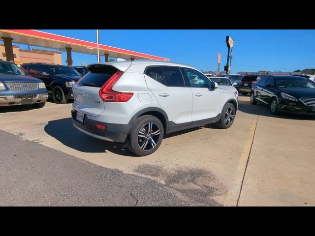 2023 Volvo XC40 Core