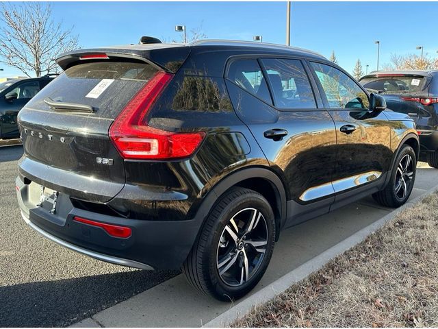 2023 Volvo XC40 Core