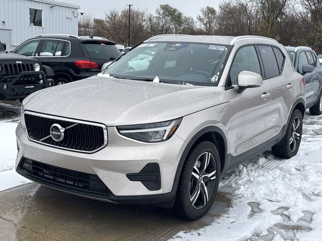 2023 Volvo XC40 Core