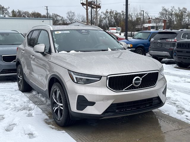 2023 Volvo XC40 Core