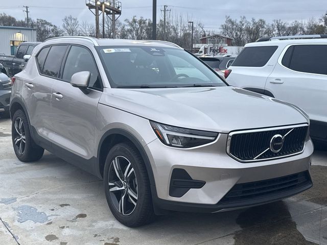 2023 Volvo XC40 Core