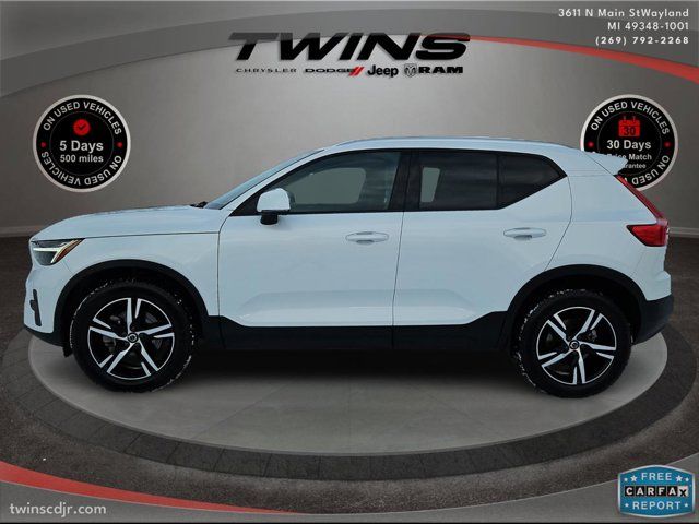 2023 Volvo XC40 Core