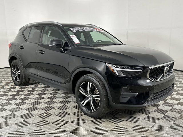 2023 Volvo XC40 Core