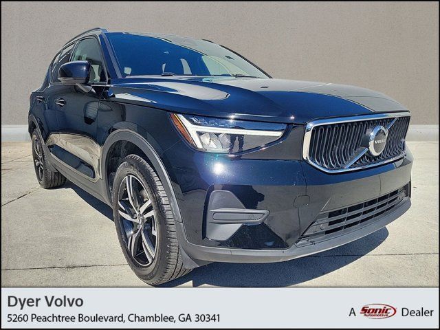 2023 Volvo XC40 Core